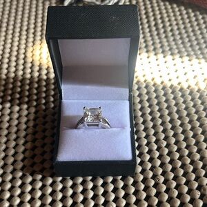 Elegant Silver Women's Ring
